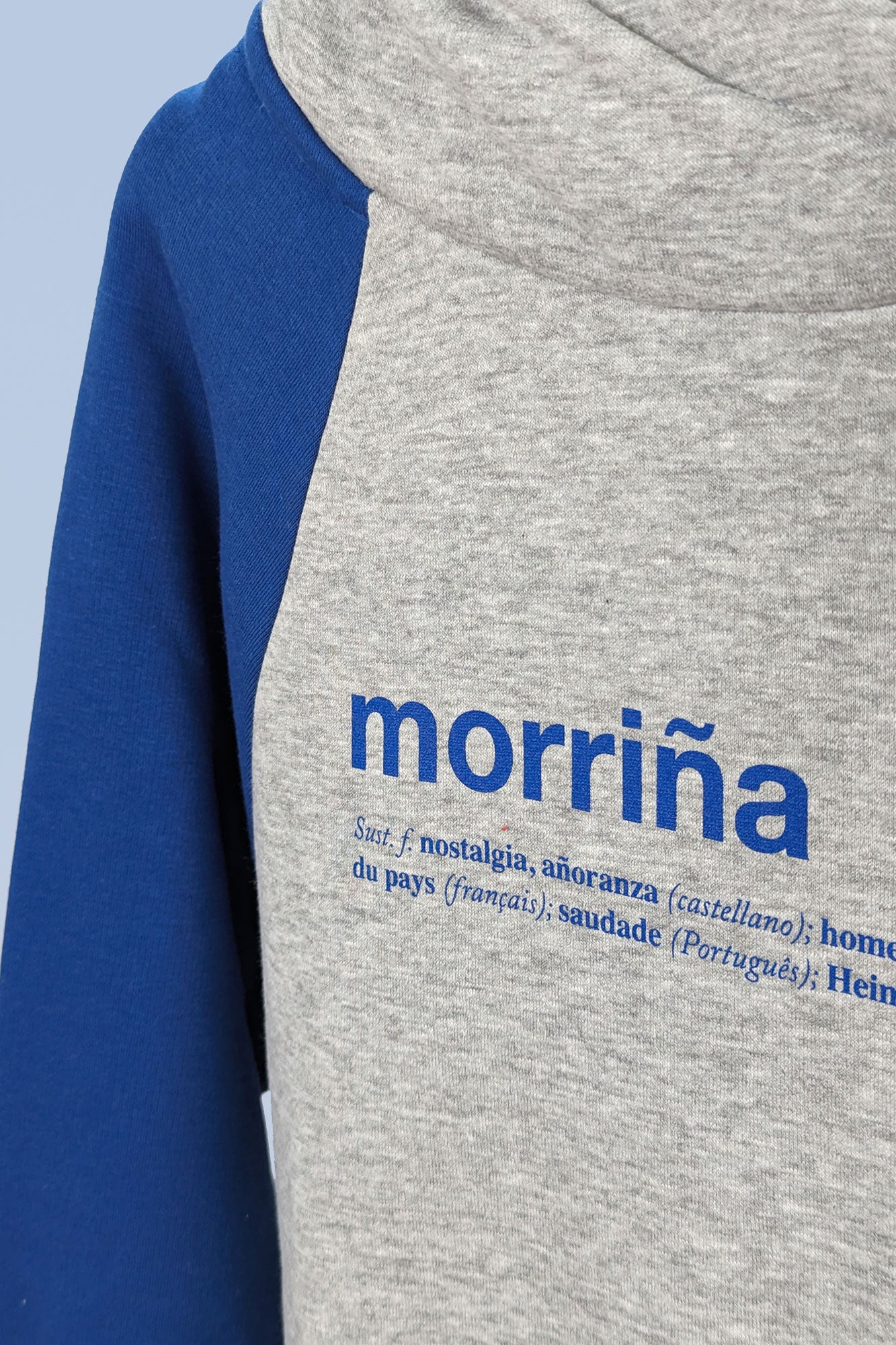 suadoiro morriña mangas azuis detalle